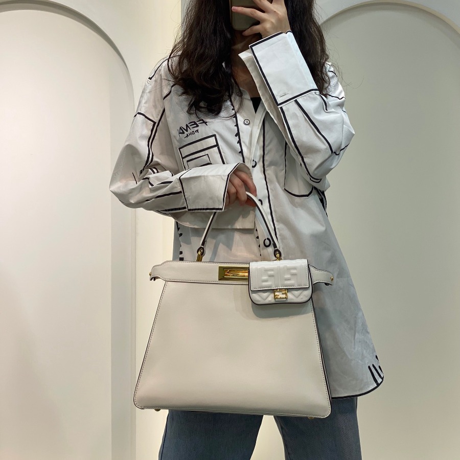 PEEKABOO ISEEU MEDIUM, FENDI HANDBAG
