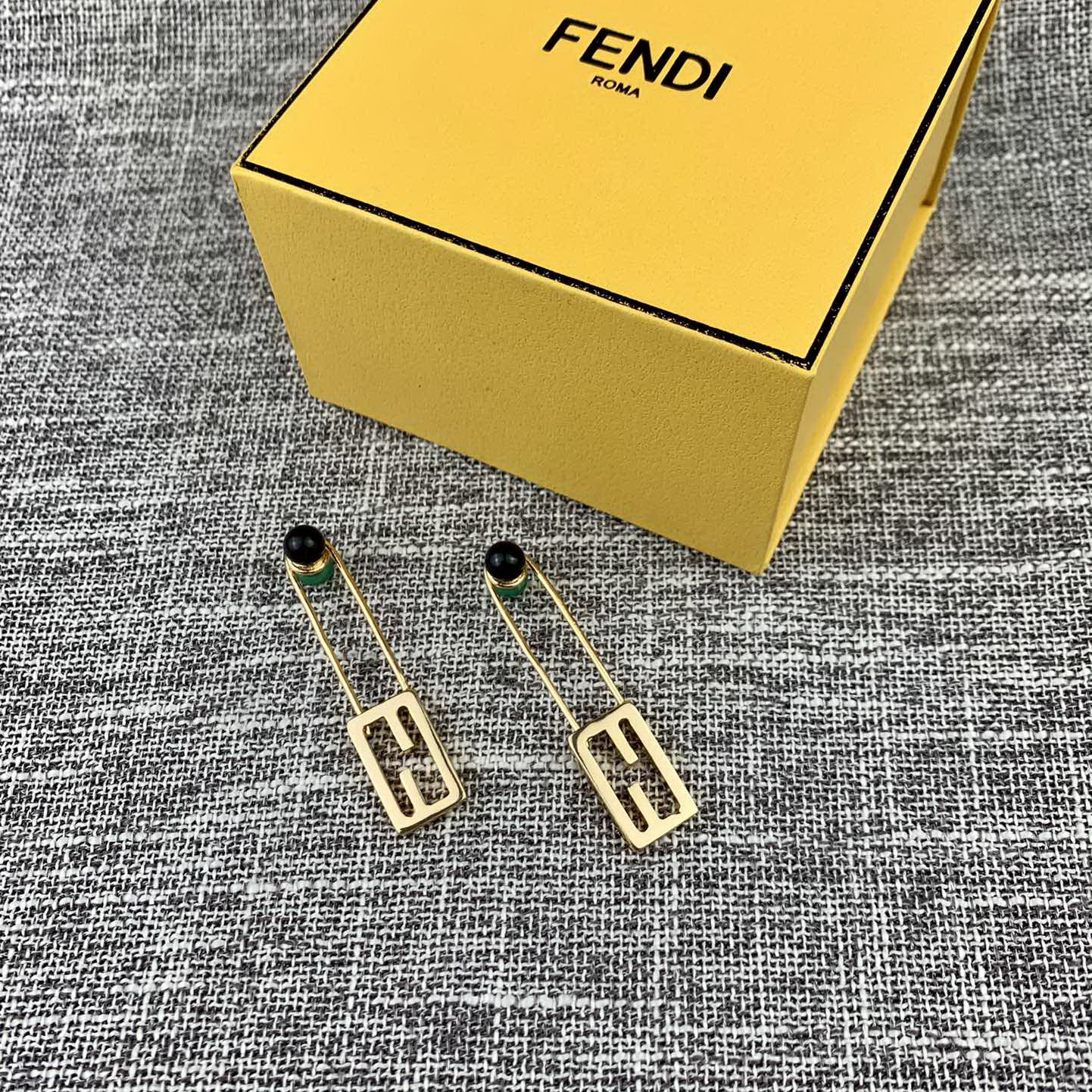 earrings & stud