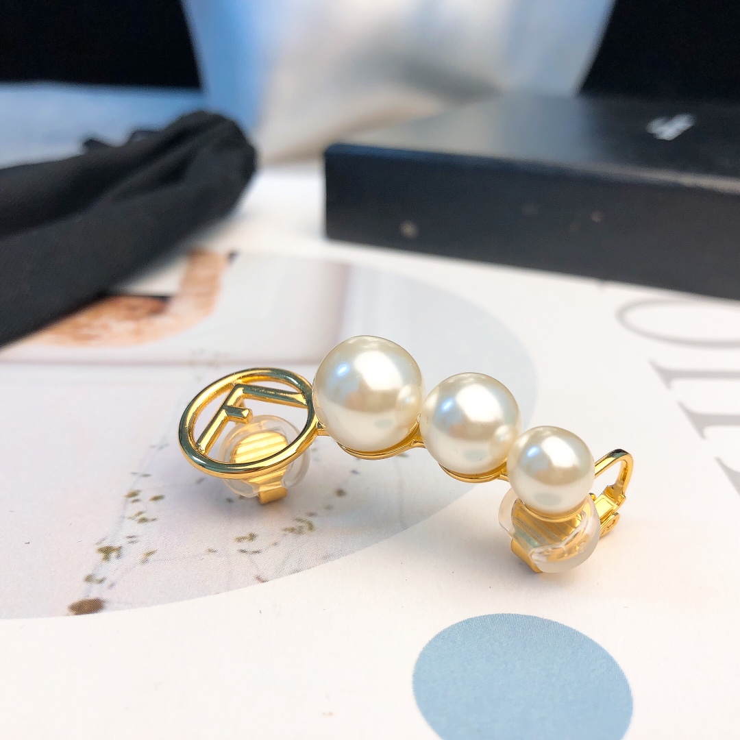 earrings & stud