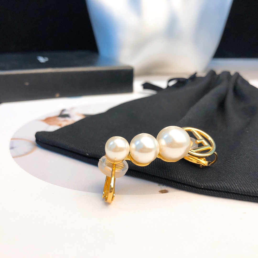 earrings & stud