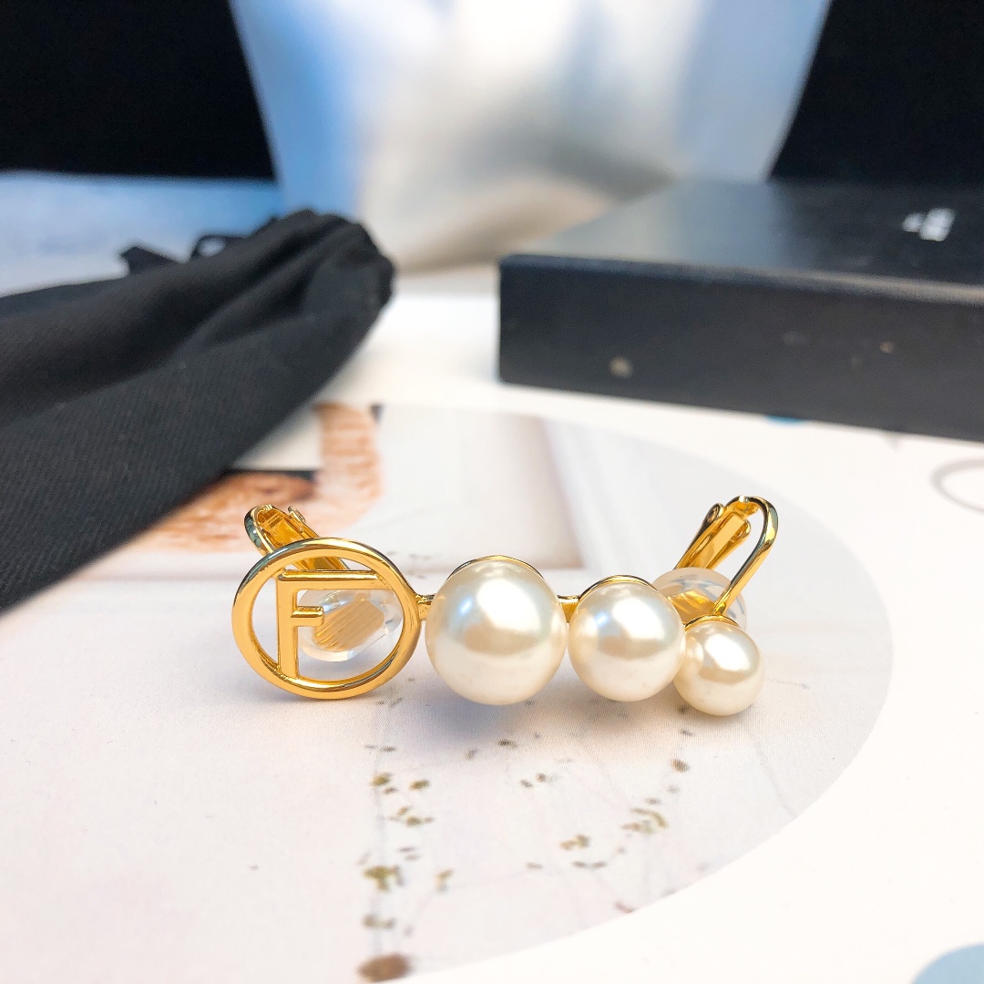 earrings & stud