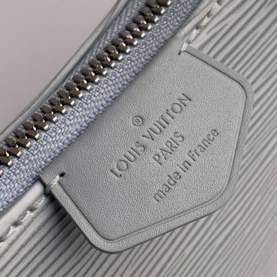 M80480  EASY POUCH ON STRAP
