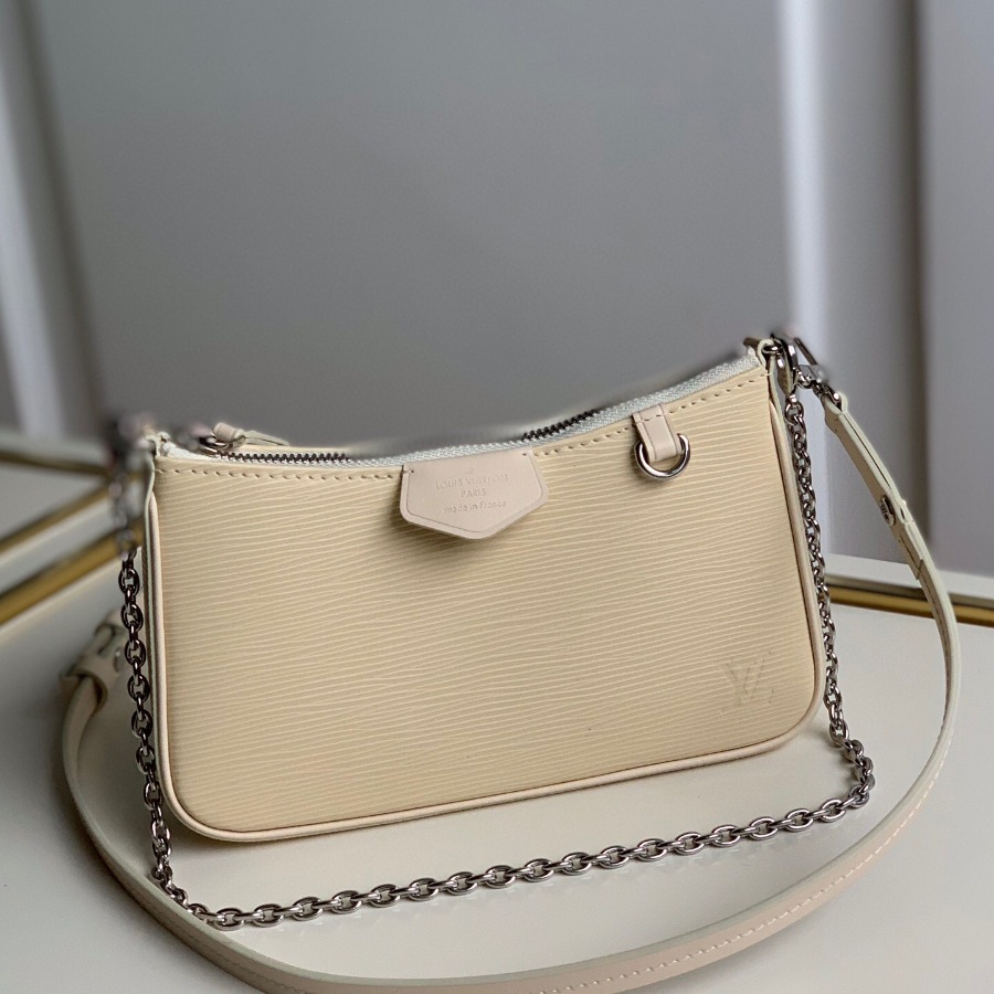 M80479  EASY POUCH ON STRAP