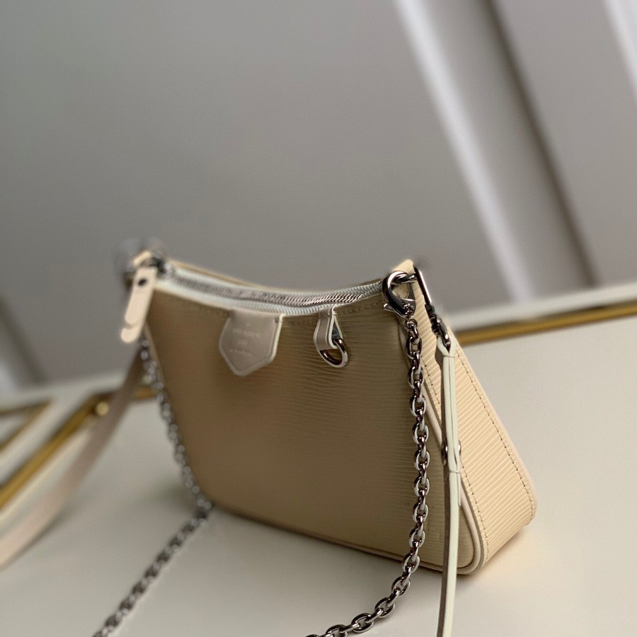 M80479  EASY POUCH ON STRAP