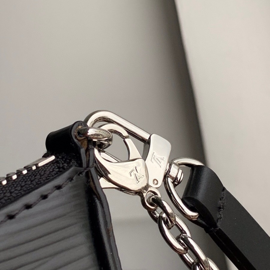 M80471  EASY POUCH ON STRAP