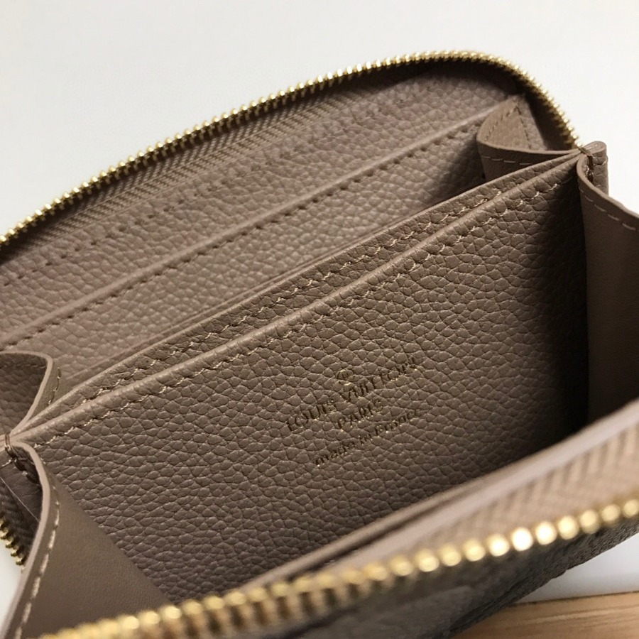 M68696  ZIPPY COIN PURSE, Louis Vuitton LV Wallets