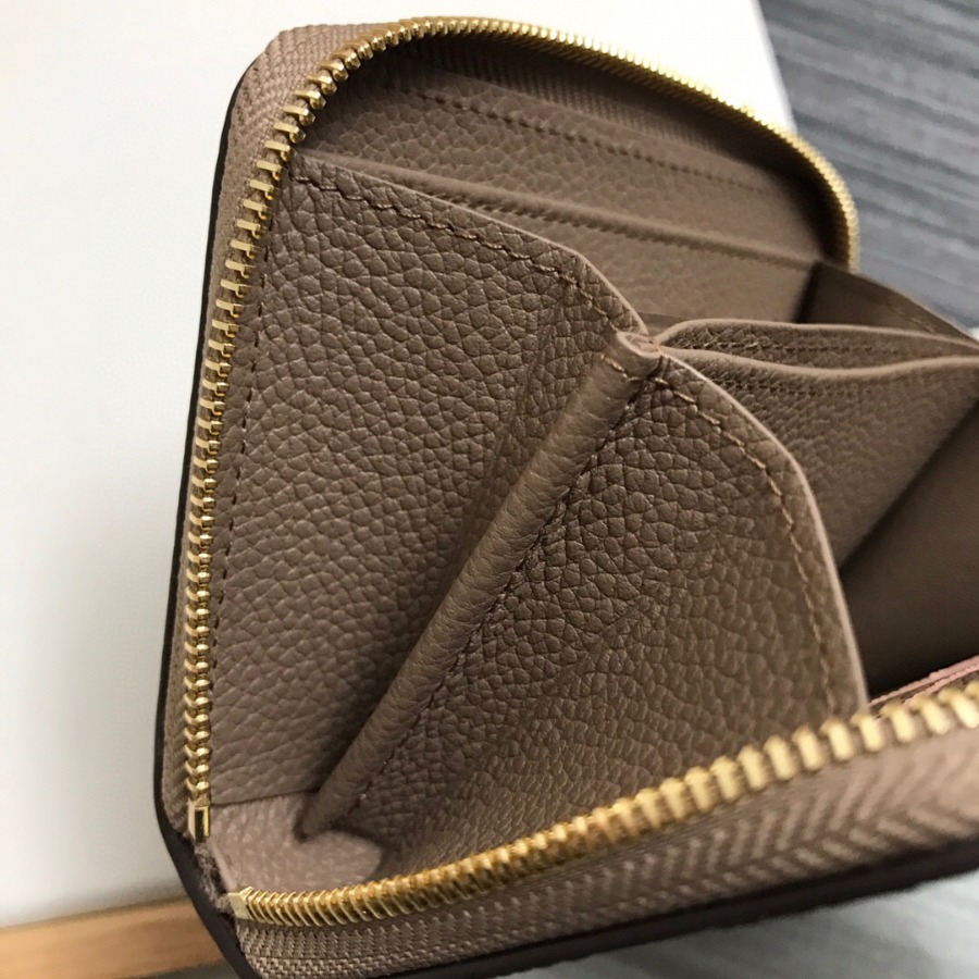 M68696  ZIPPY COIN PURSE, Louis Vuitton LV Wallets