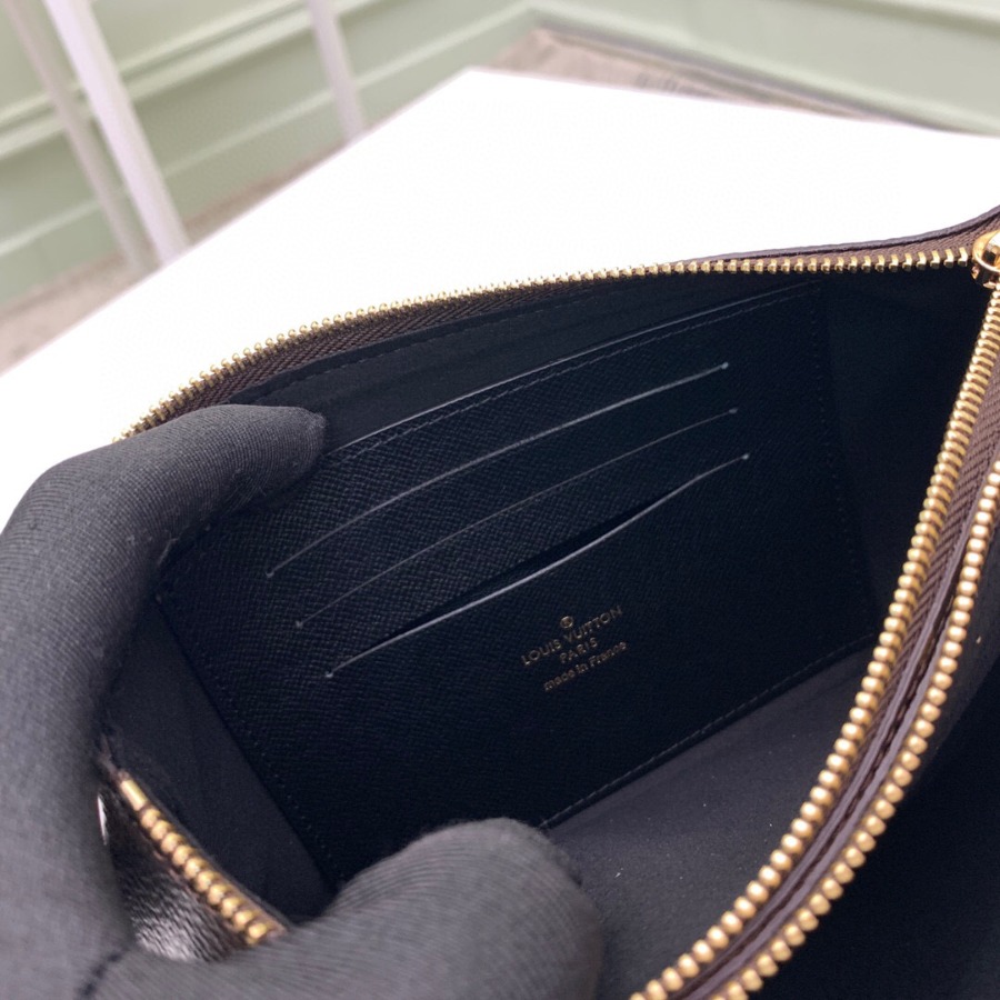 M69203  DOUBLE ZIP POCHETTE