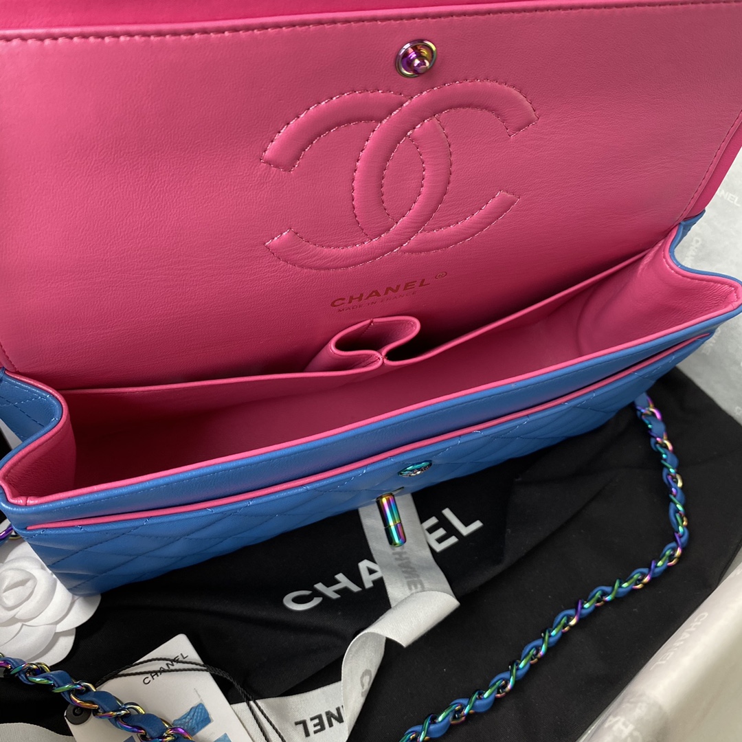 A1112, Chanel Classic Handbag & Cross Body Bag