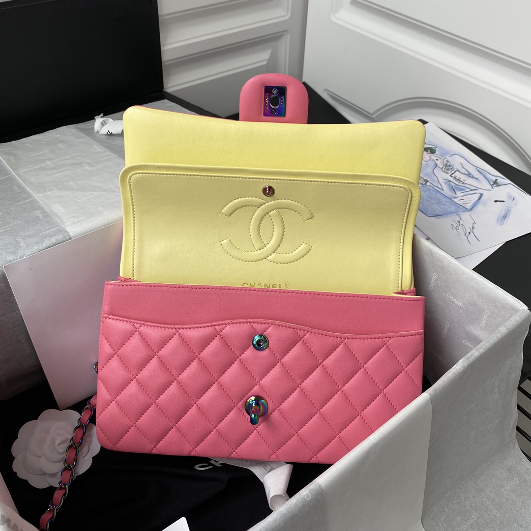 A1112, Chanel Classic Handbag & Cross Body Bag