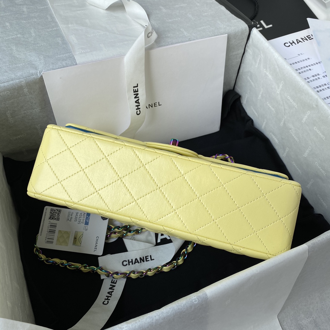 A1112, Chanel Classic Handbag & Cross Body Bag
