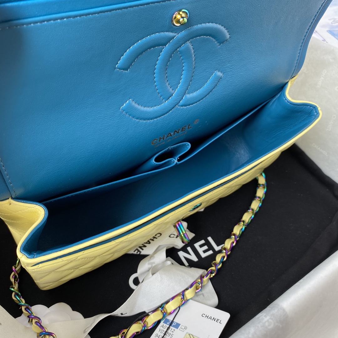 A1112, Chanel Classic Handbag & Cross Body Bag