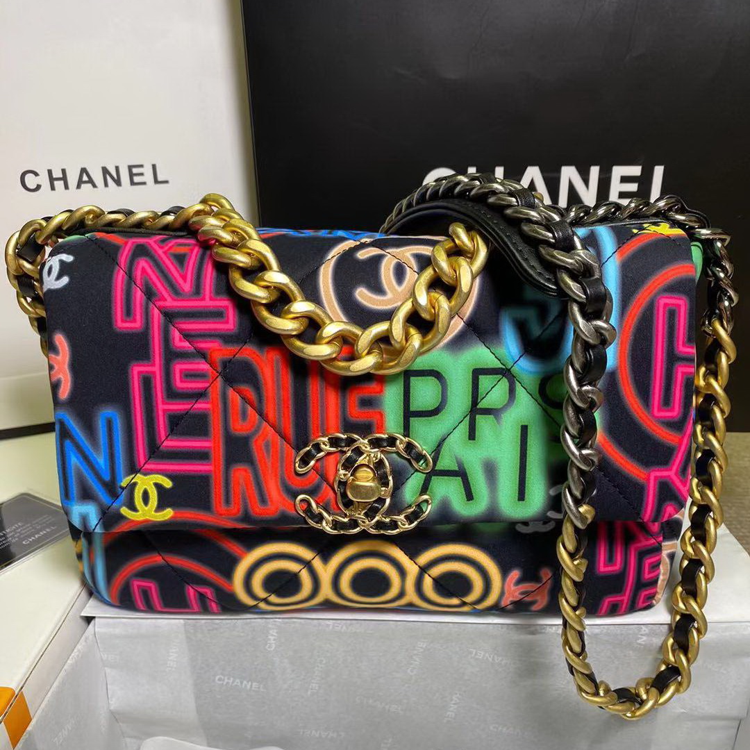 AS1160 chanel 19 handbag