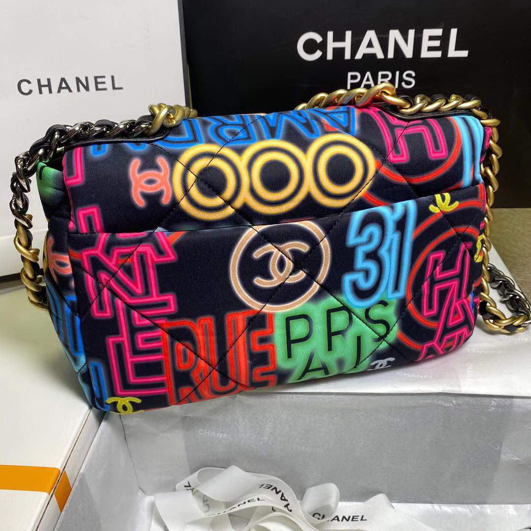 AS1160 chanel 19 handbag