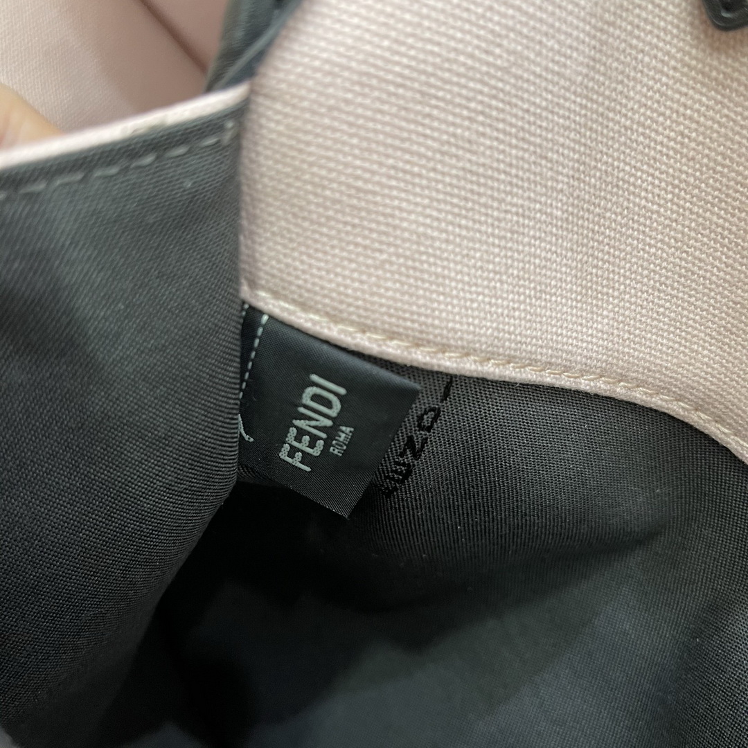 PEEKABOO X-TOTE, Embroidered