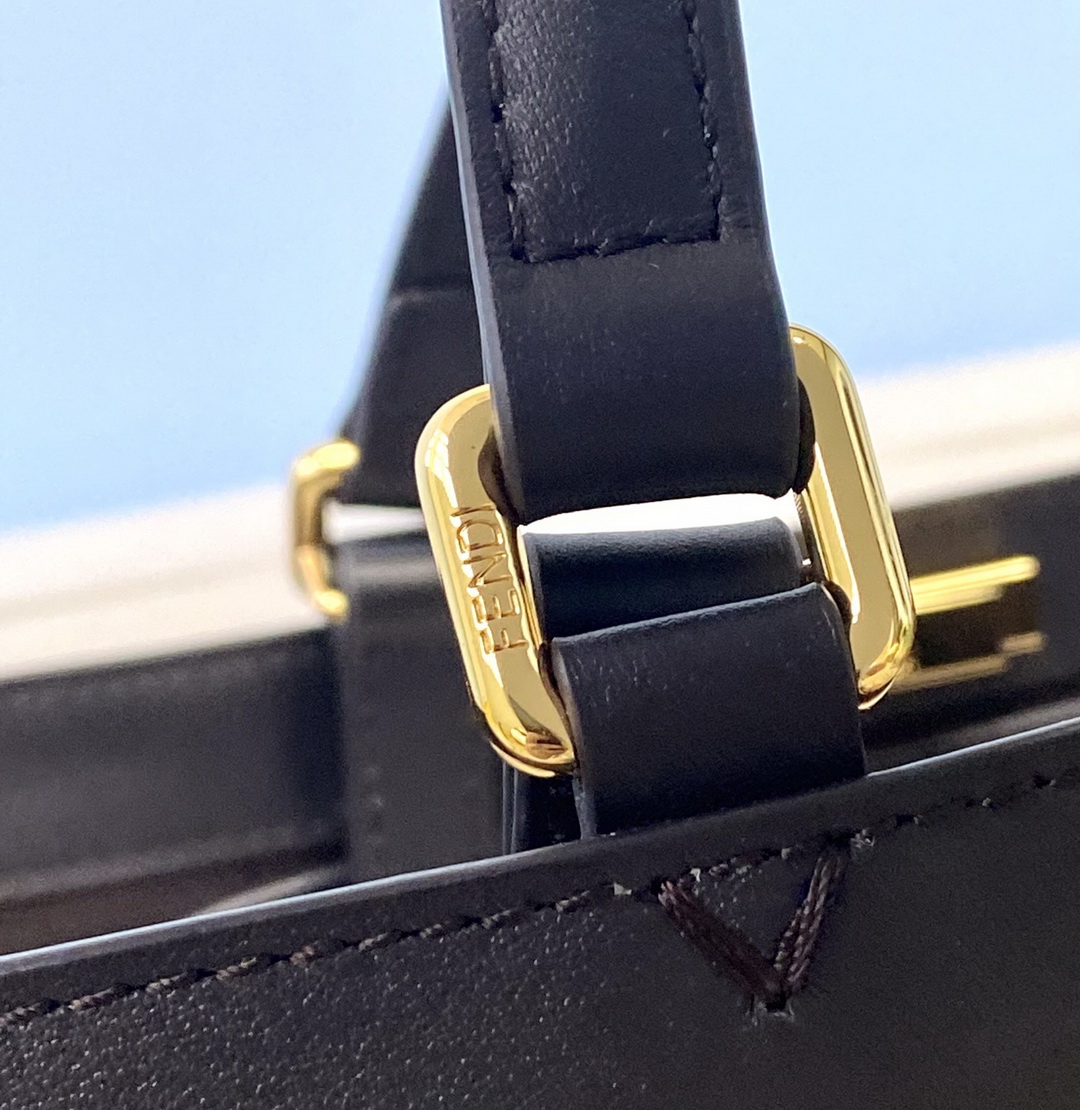 PEEKABOO X-TOTE