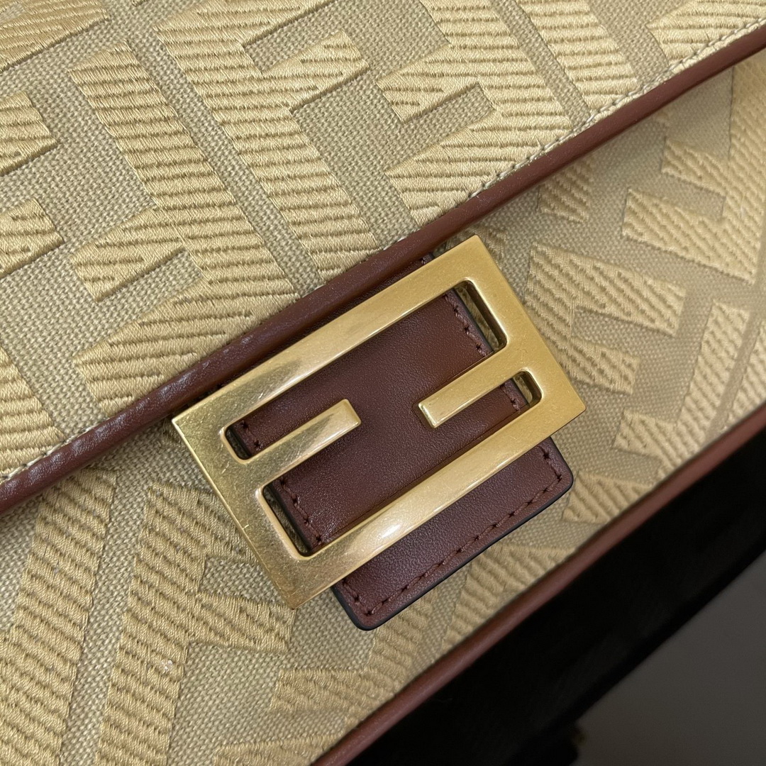 BAGUETTE , FENDI