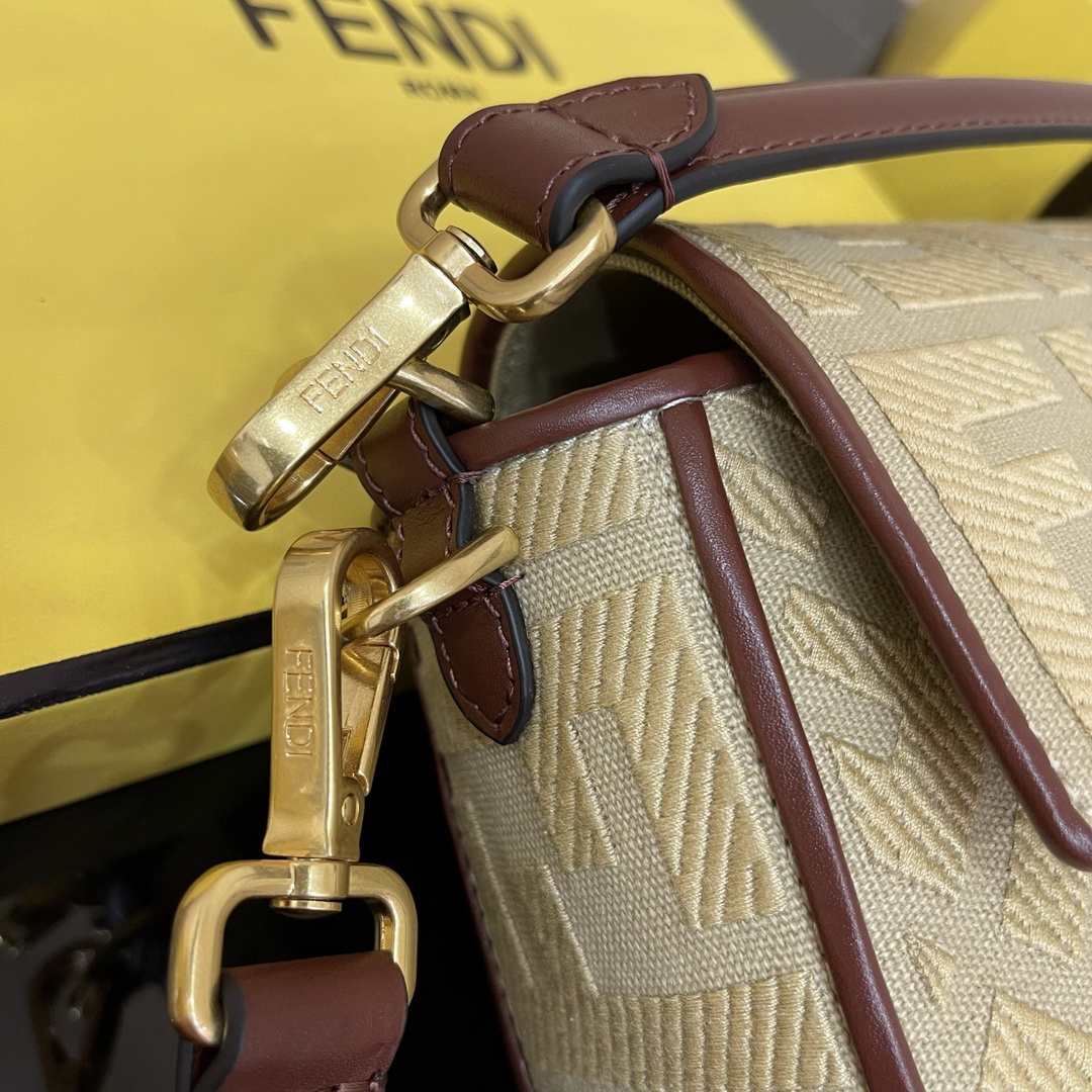 BAGUETTE , FENDI