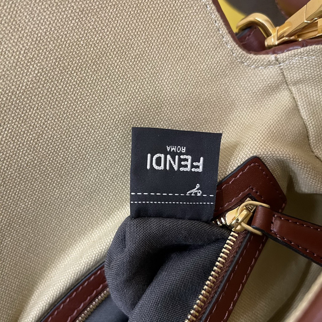 BAGUETTE , FENDI