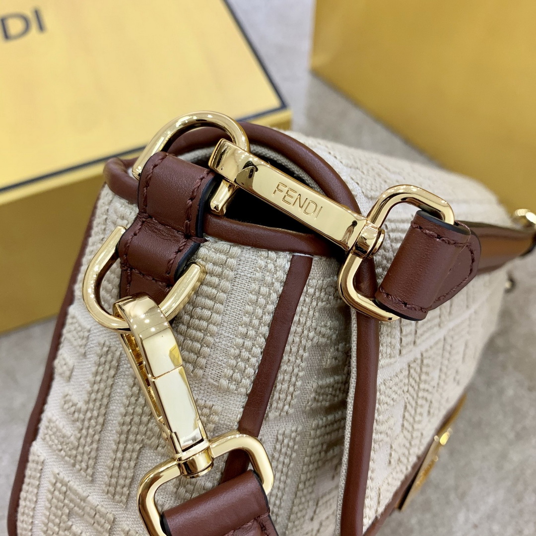 BAGUETTE , FENDI