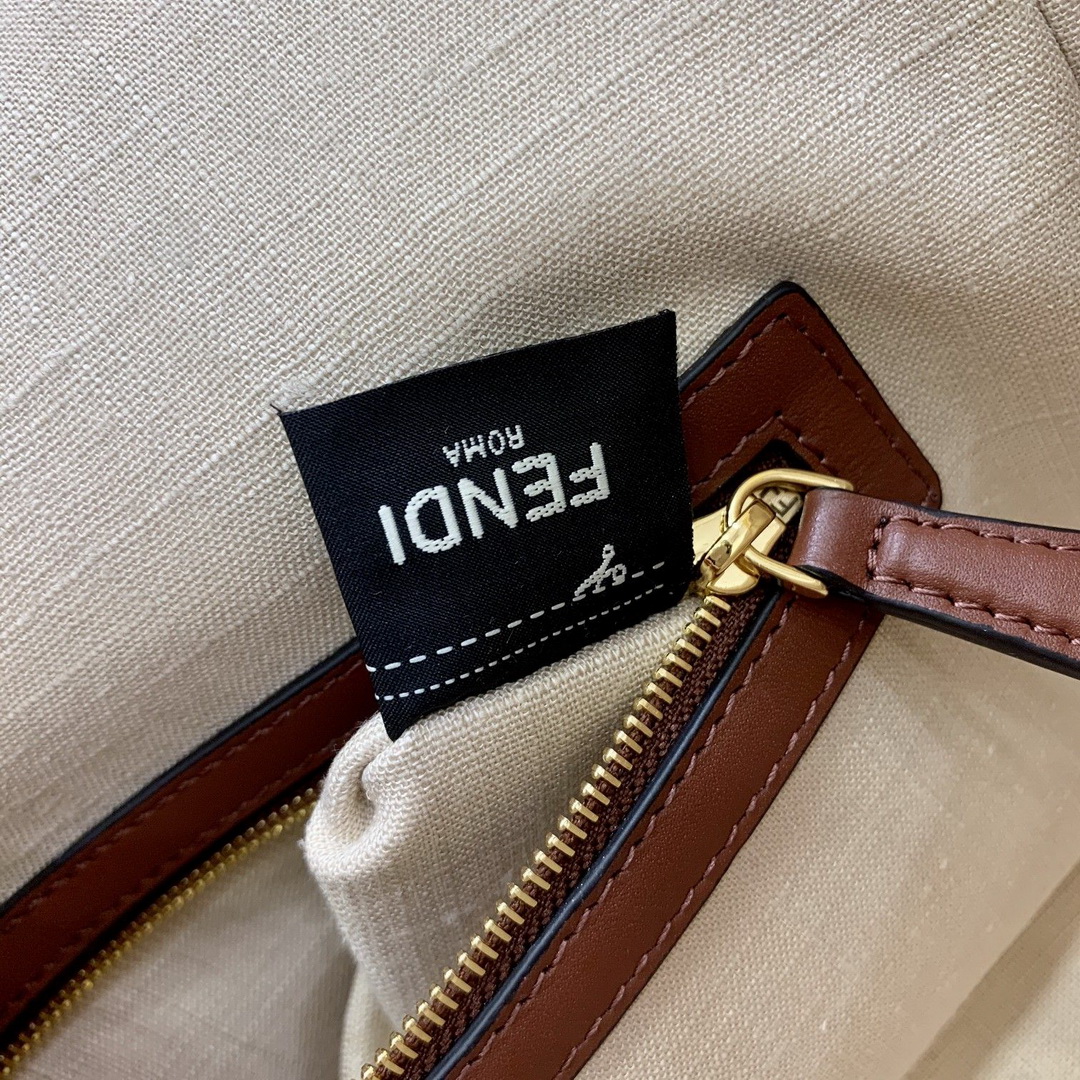 BAGUETTE , FENDI