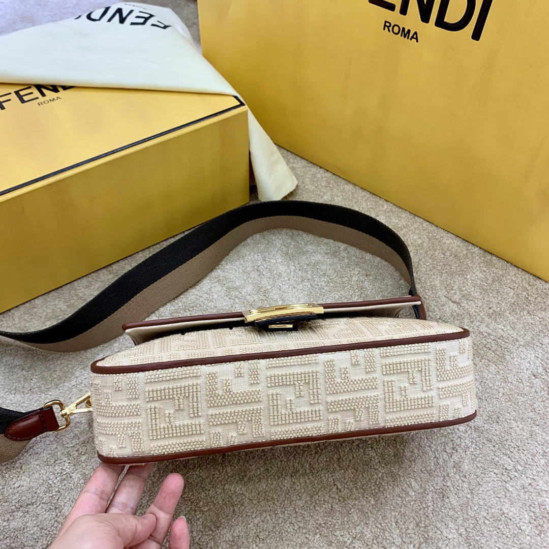 BAGUETTE , FENDI