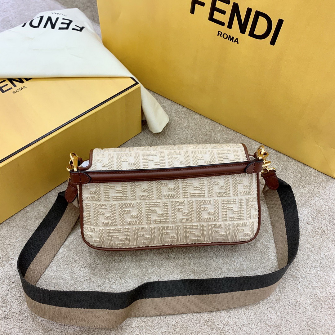 BAGUETTE , FENDI