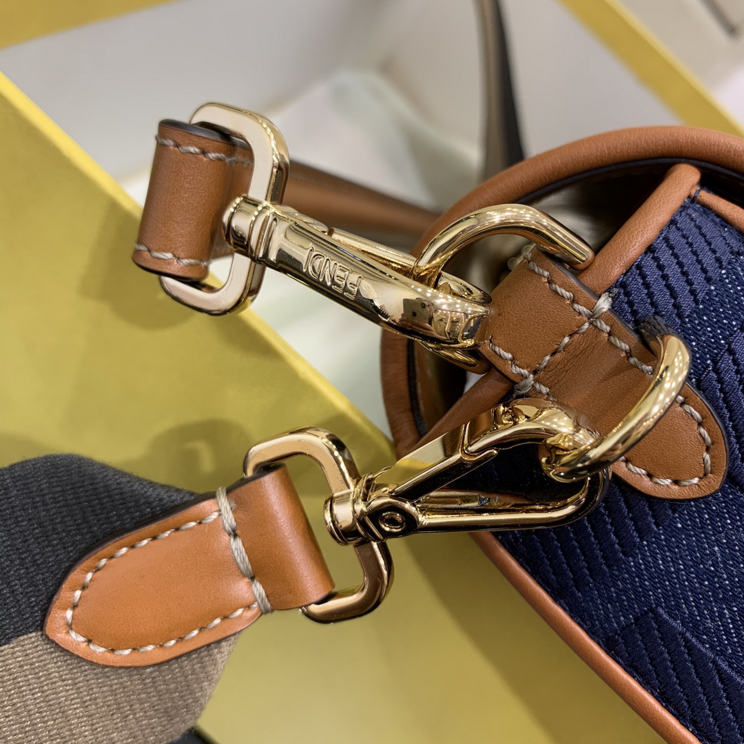 BAGUETTE , FENDI