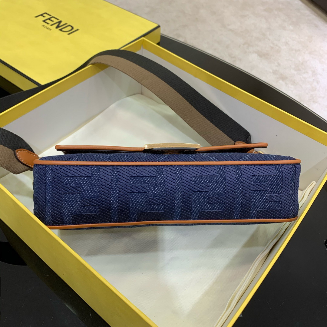 BAGUETTE , FENDI
