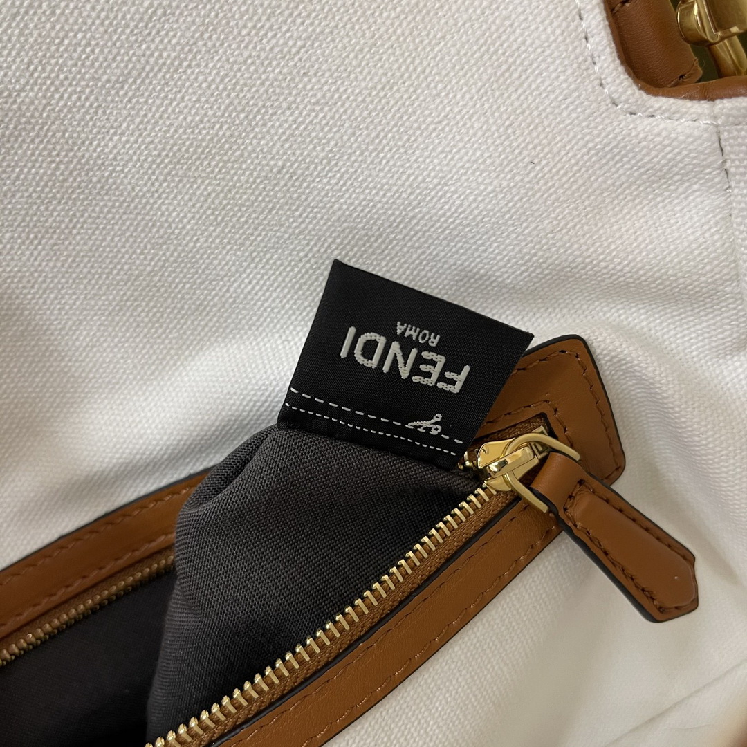 BAGUETTE , FENDI