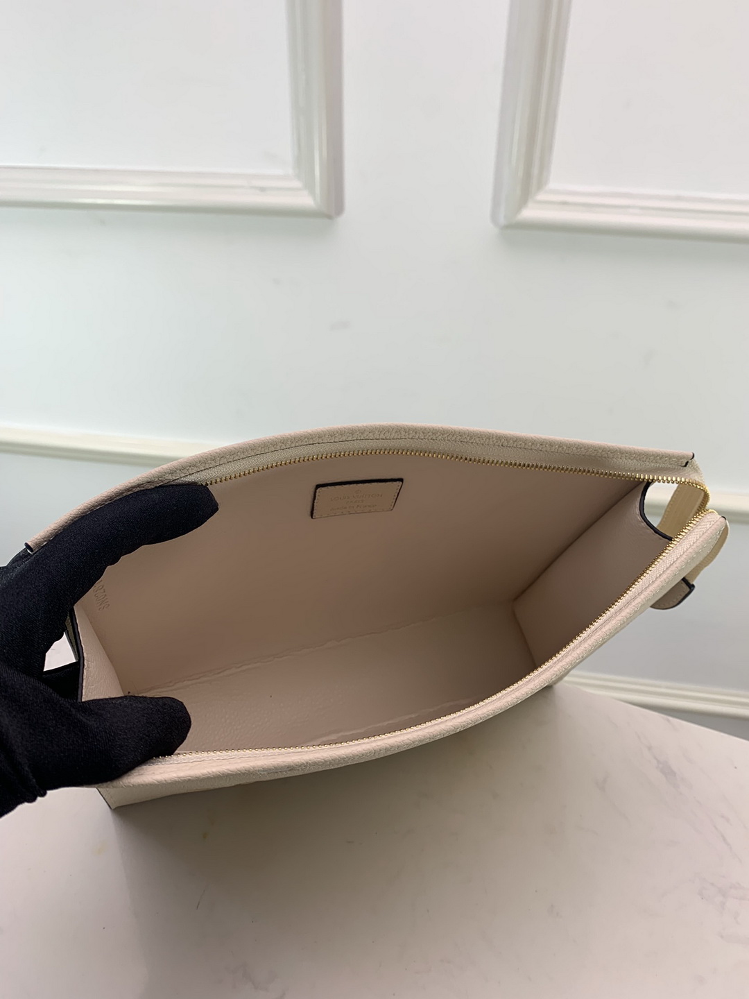 M80504  TOILETRY POUCH 26