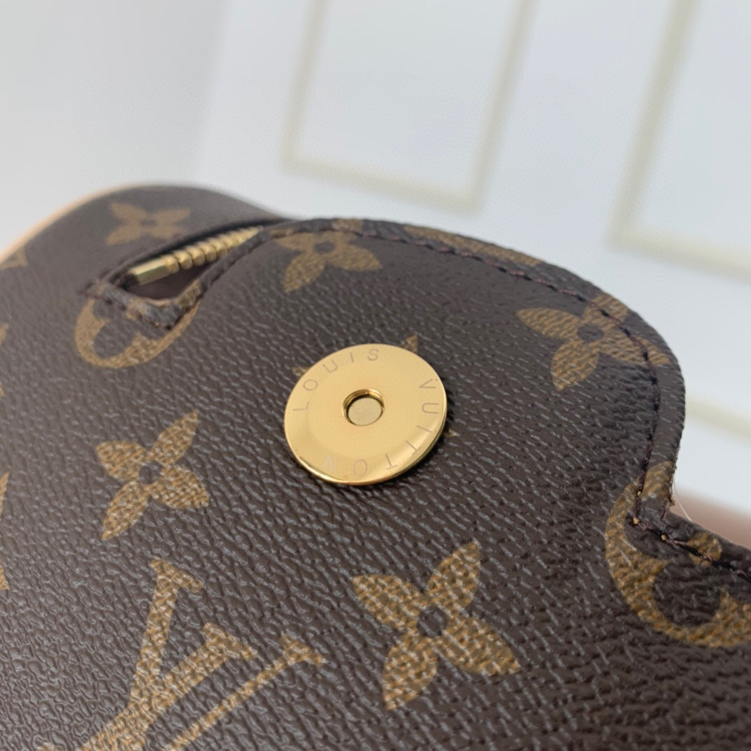 M44494  DOPP KIT TOILET POUCH