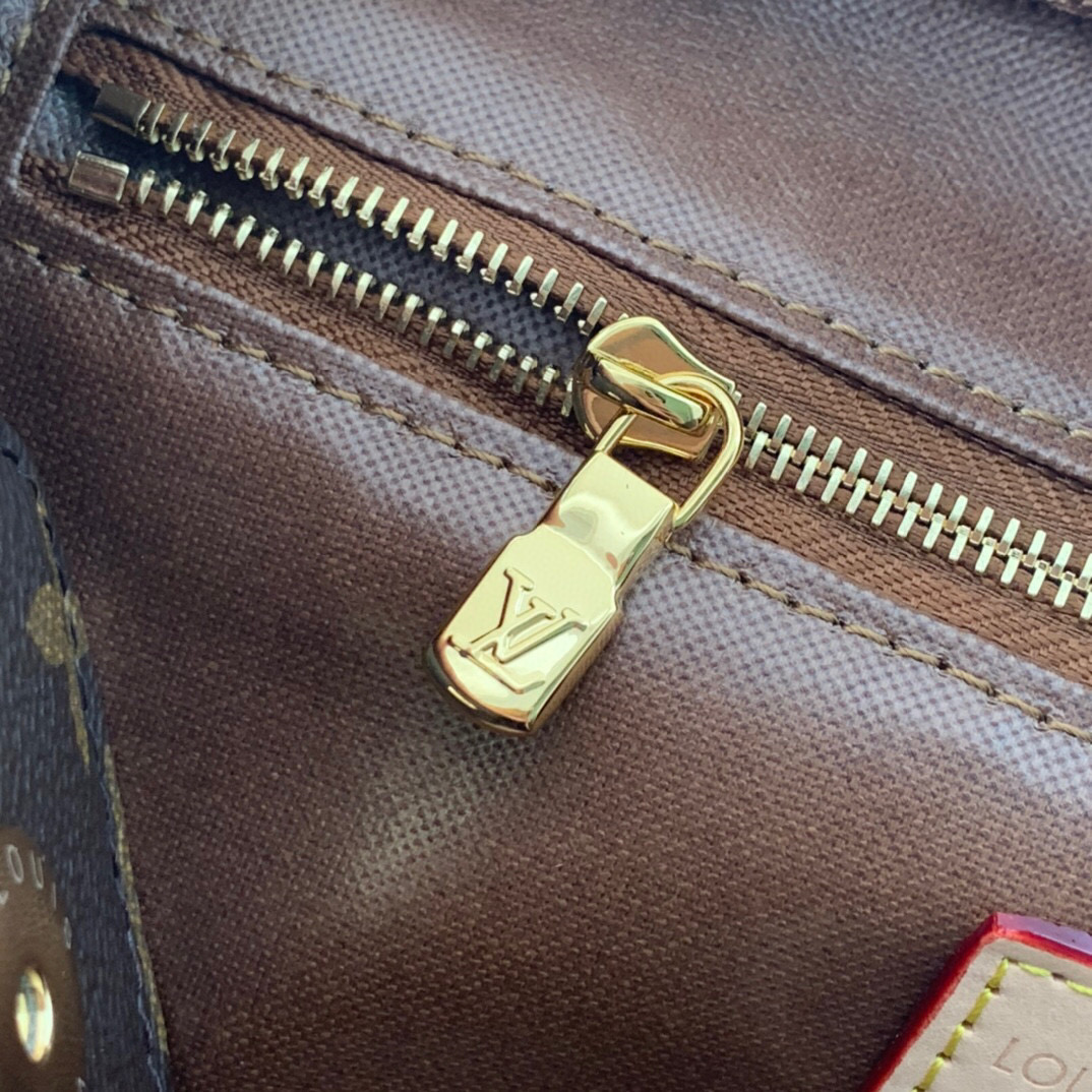 M44494  DOPP KIT TOILET POUCH