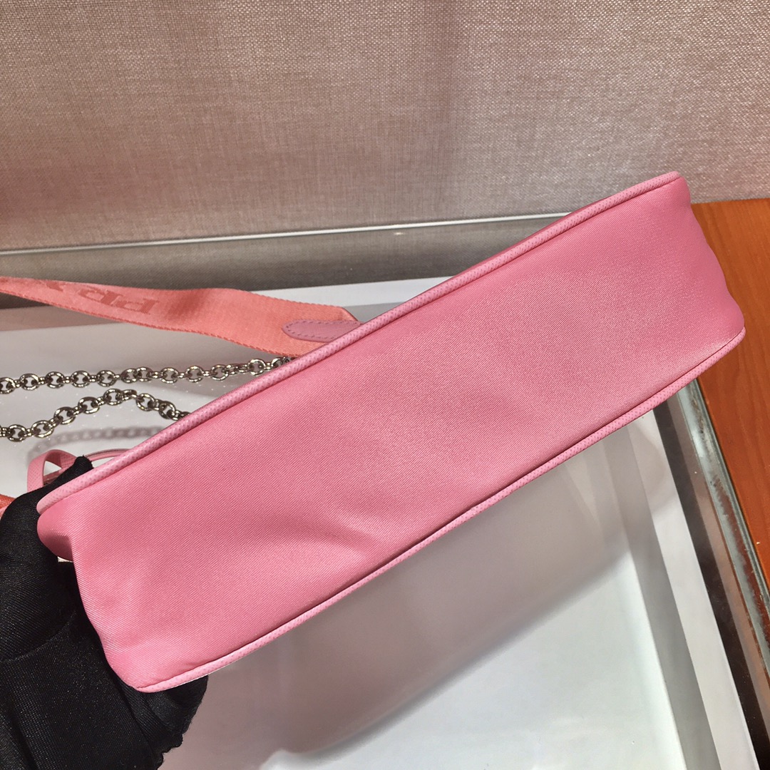 Prada Re-Edition 2005 nylon shoulder bag