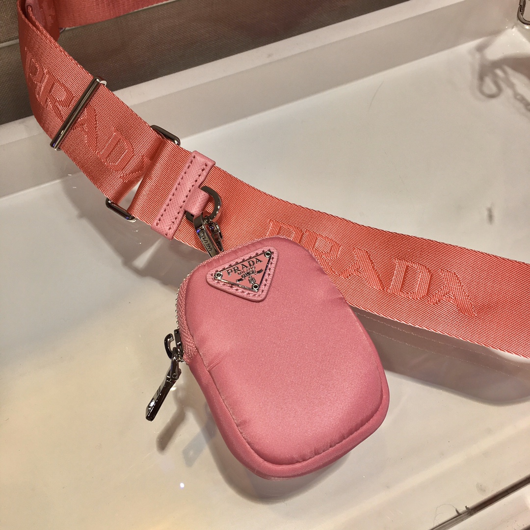 Prada Re-Edition 2005 nylon shoulder bag