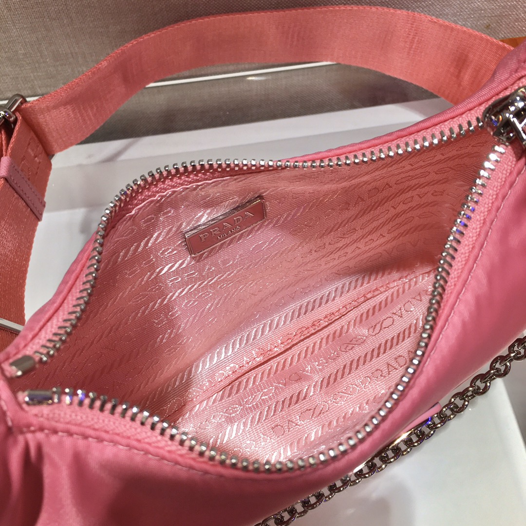 Prada Re-Edition 2005 nylon shoulder bag