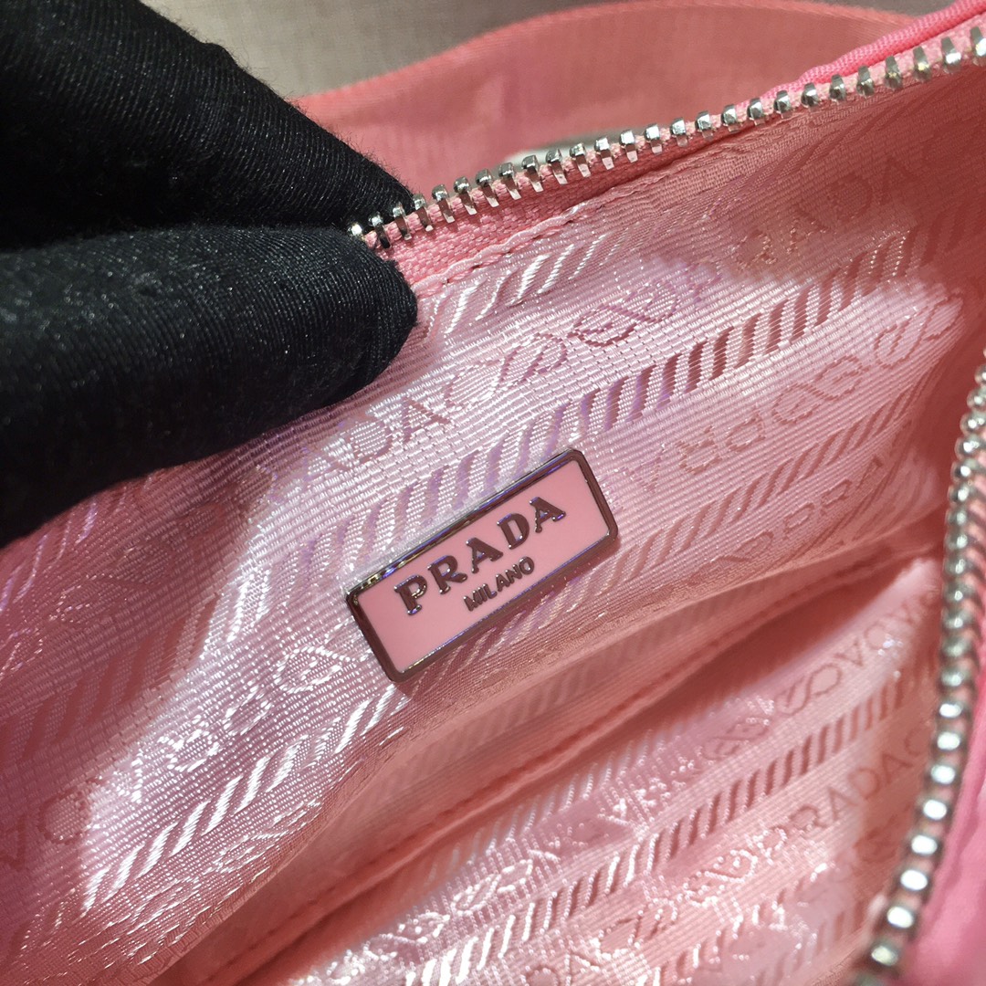 Prada Re-Edition 2005 nylon shoulder bag