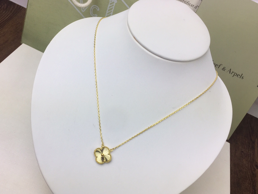 VanCleef&Arpels Necklaces