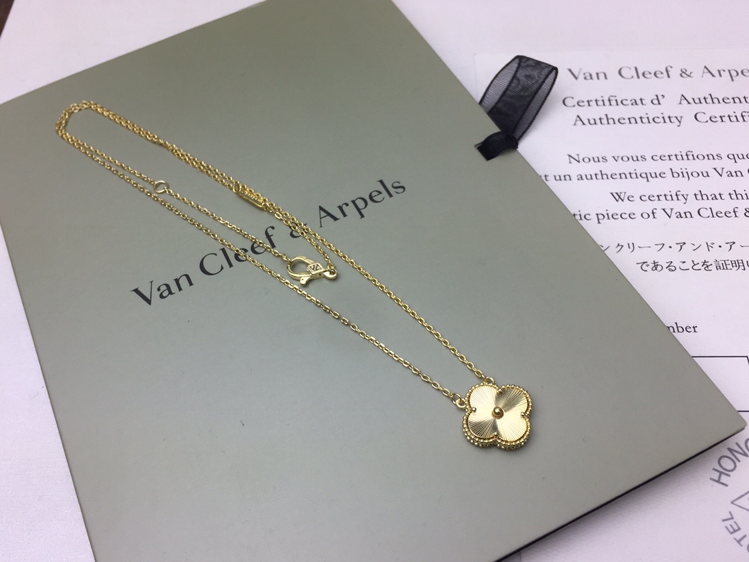 VanCleef&Arpels Necklaces