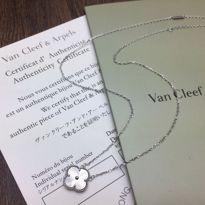 VanCleef&Arpels Necklaces