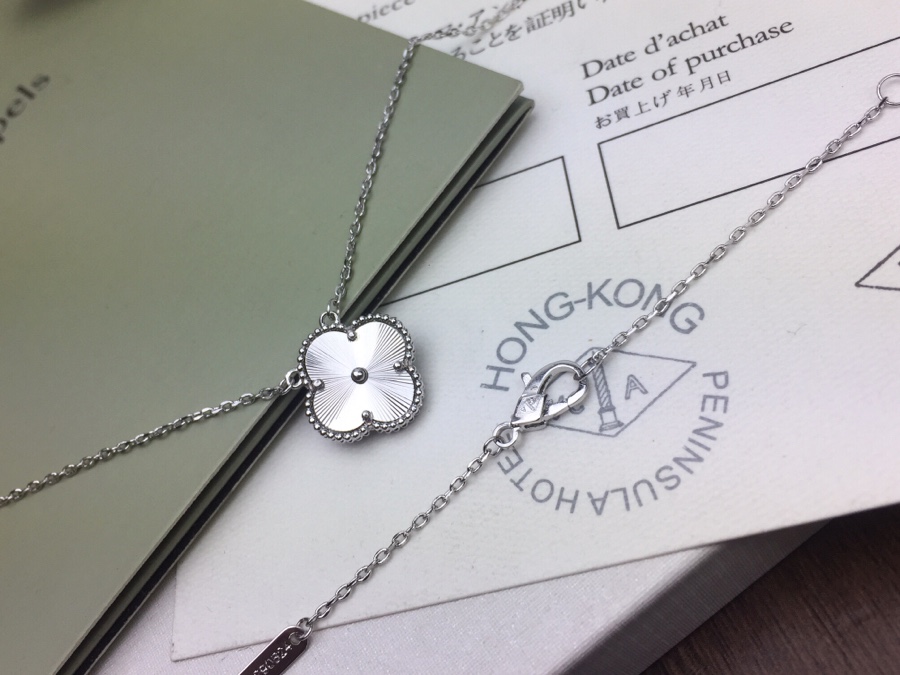 VanCleef&Arpels Necklaces