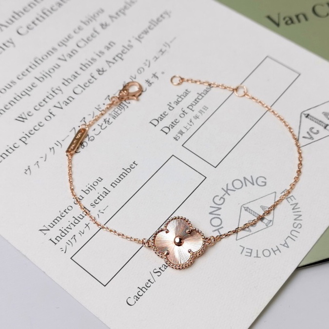VanCleef&Arpels Bracelets