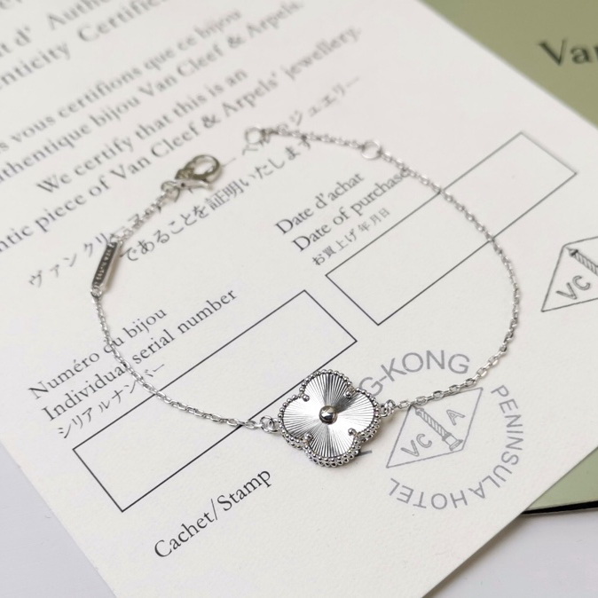 VanCleef&Arpels Bracelets