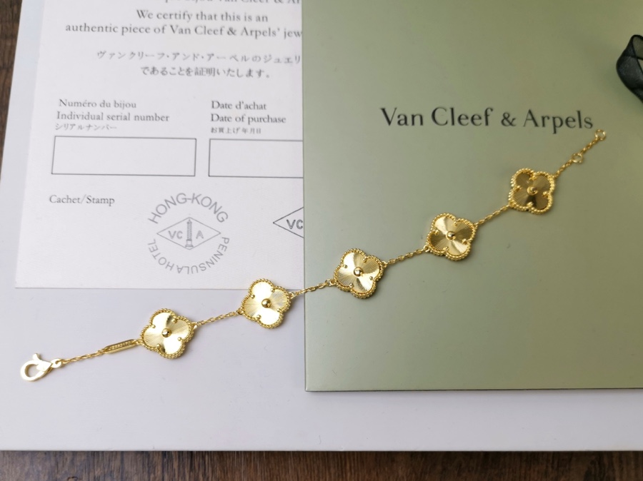 VanCleef&Arpels Bracelets