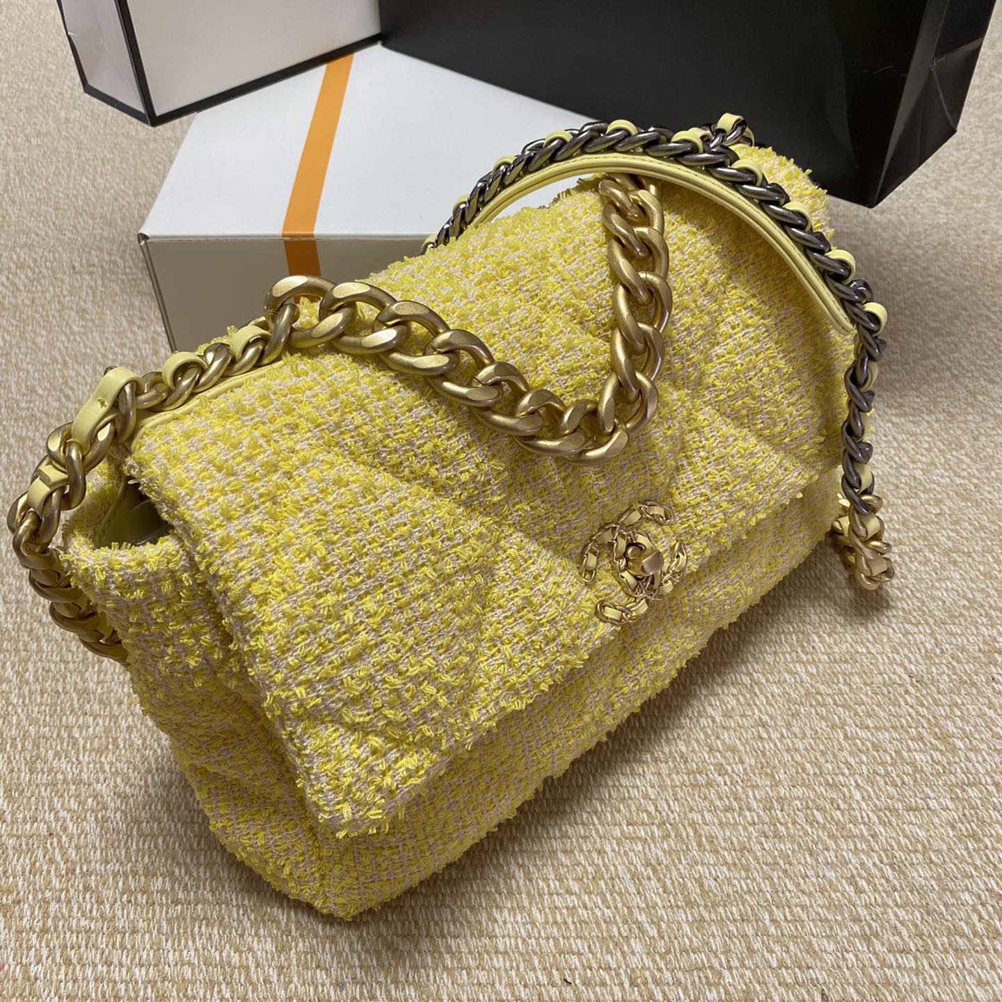 AS1161 CHANEL 19 HANDBAG
