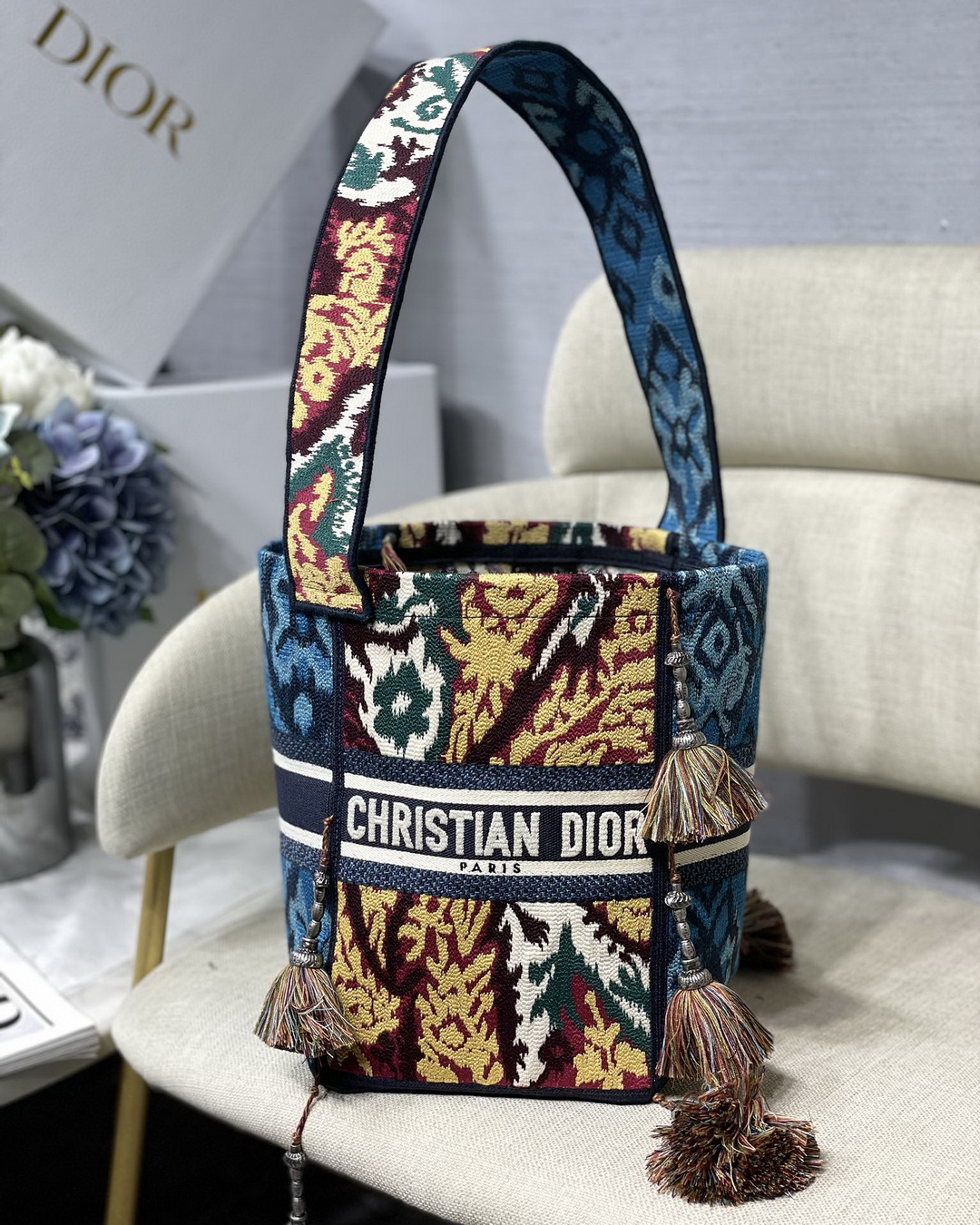 D-BUBBLE BUCKET BAG
