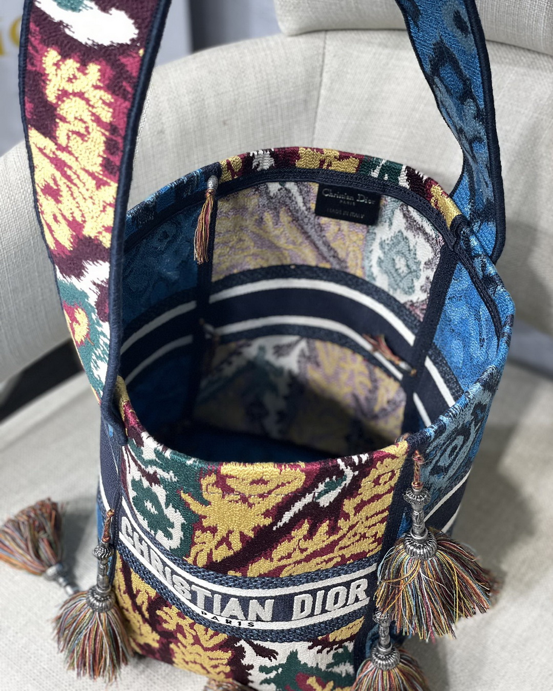 D-BUBBLE BUCKET BAG