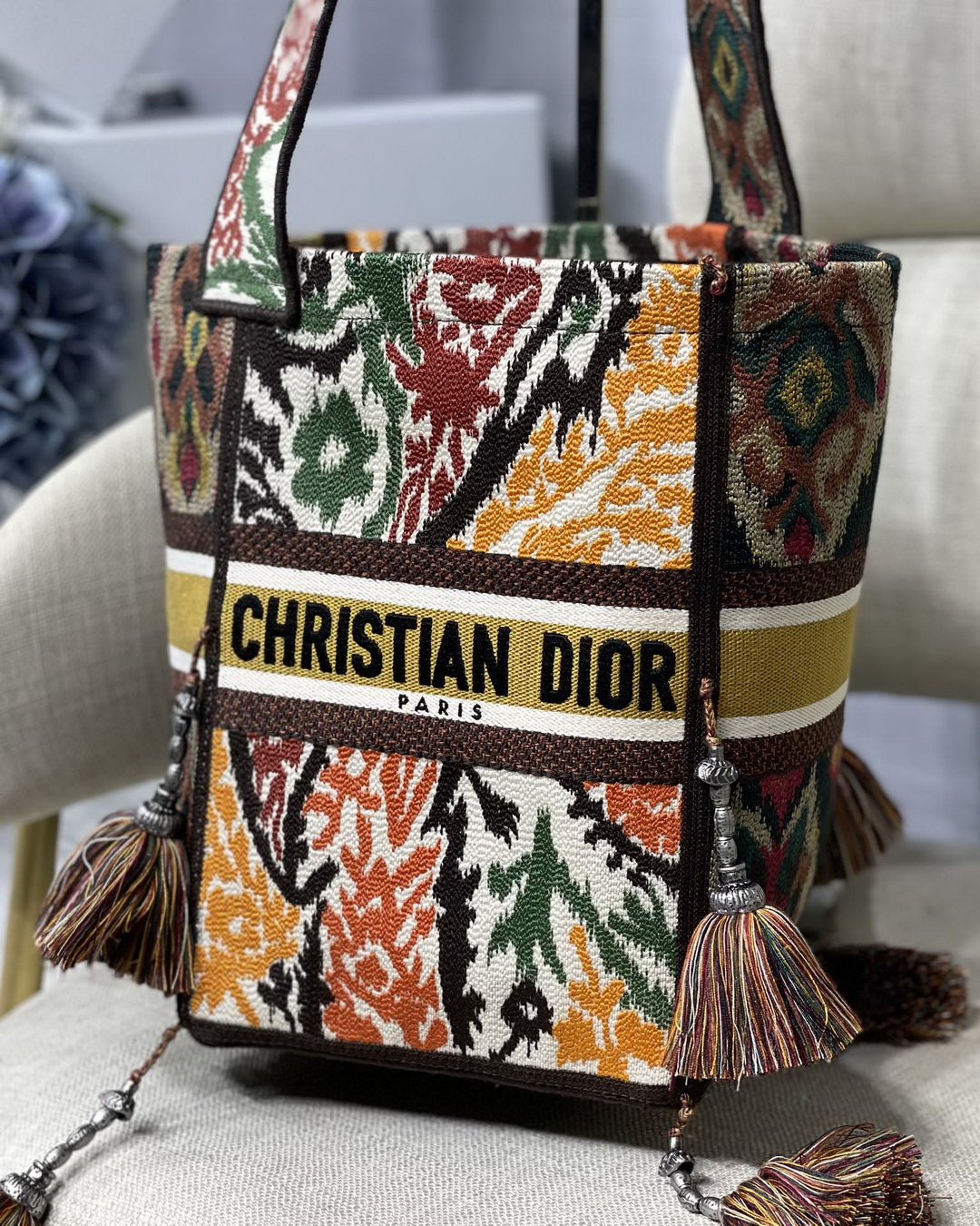 D-BUBBLE BUCKET BAG