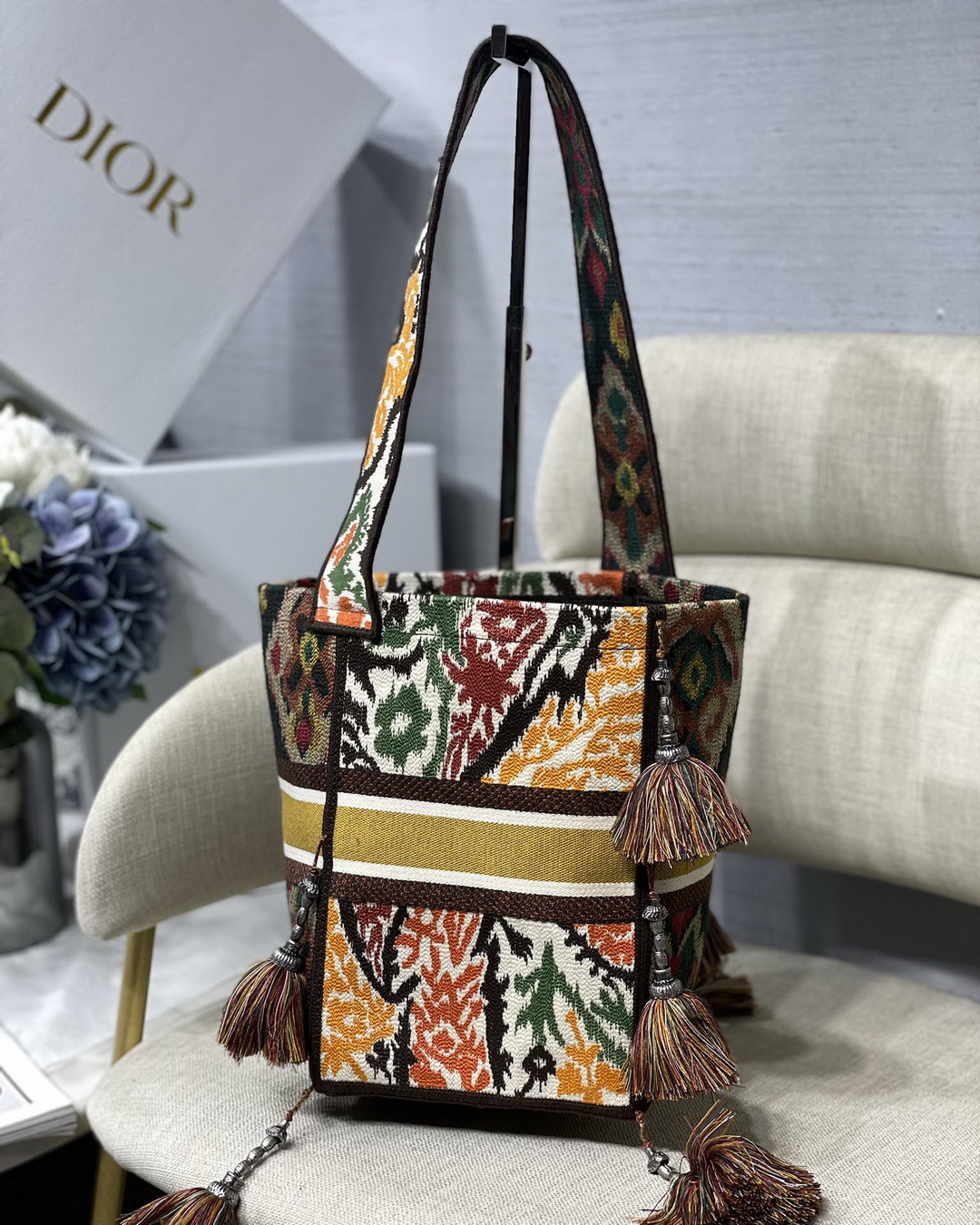 D-BUBBLE BUCKET BAG