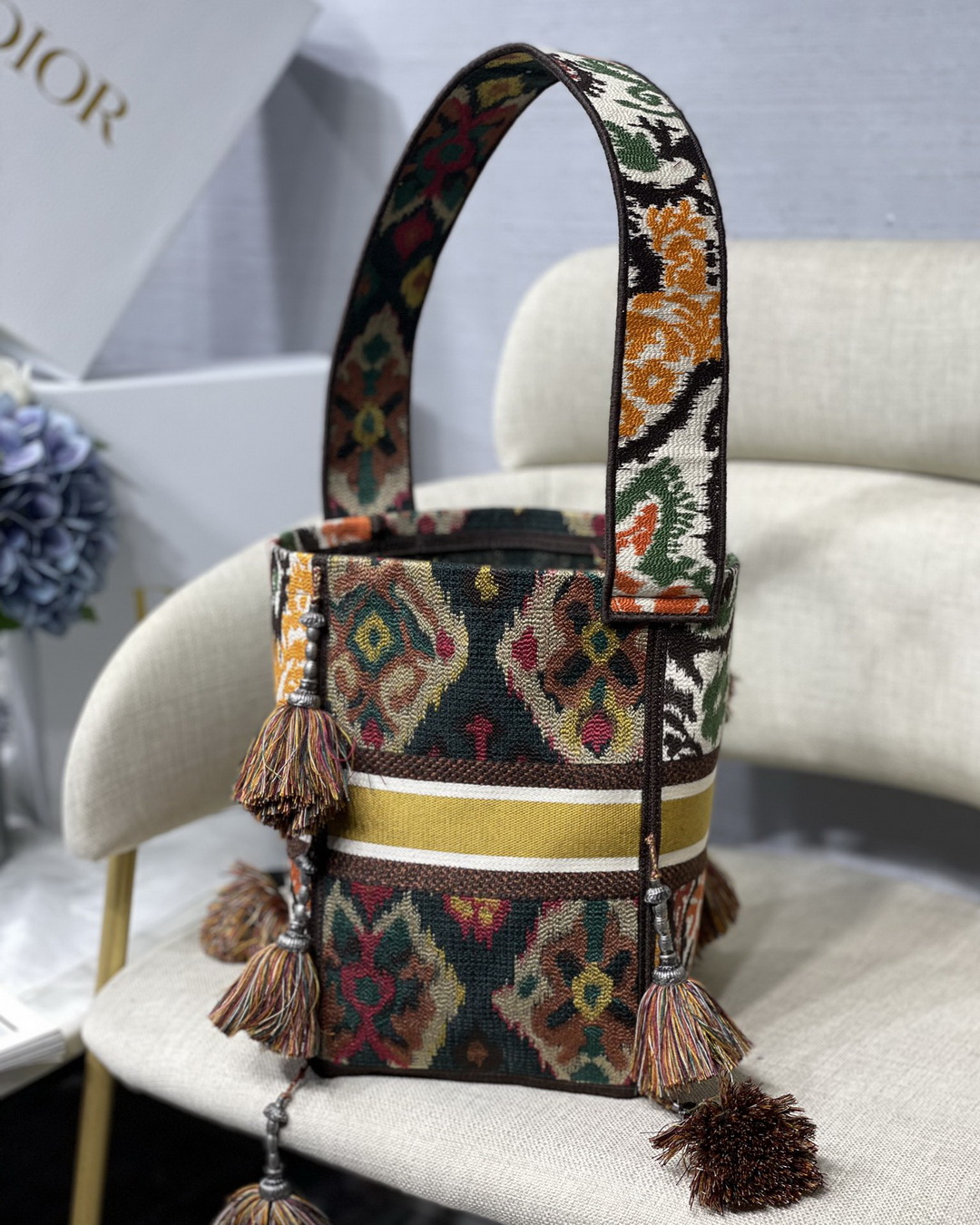 D-BUBBLE BUCKET BAG